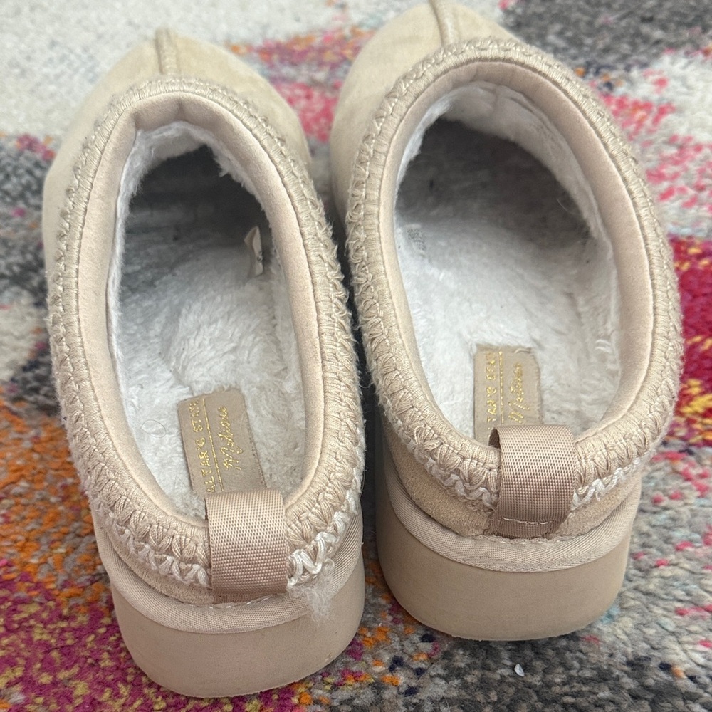 Platform Slippers - Picture 2 of 5